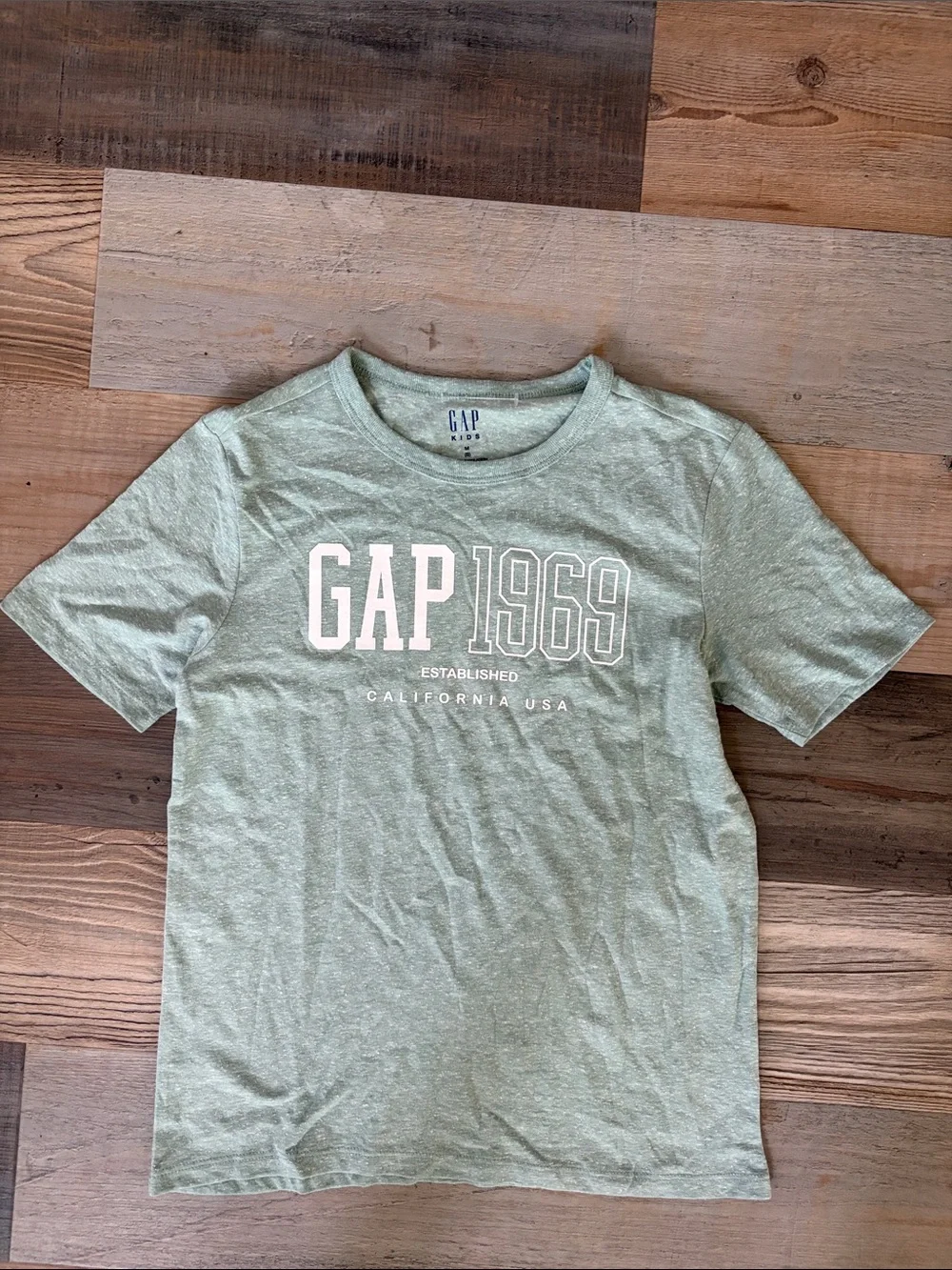 Gap kids sage green shirt M